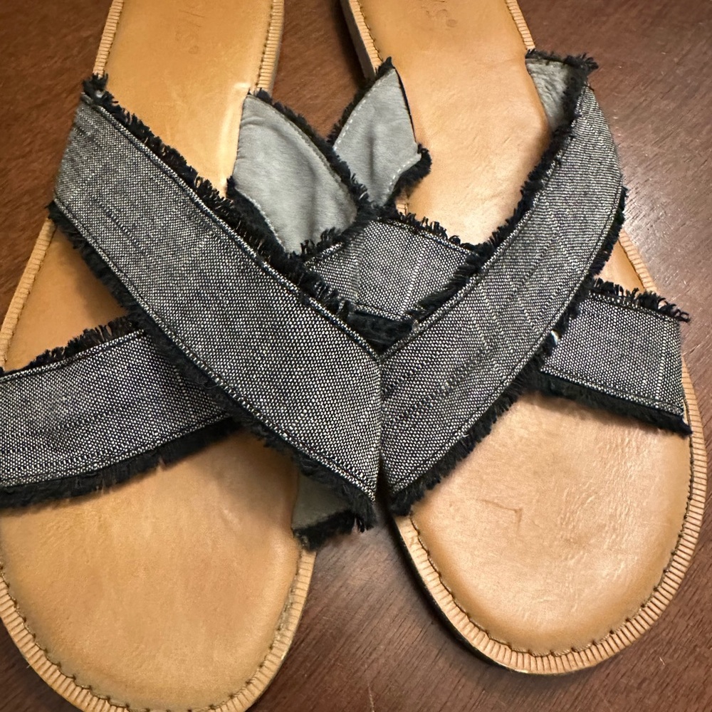 Women's Gray Frayed Sandals